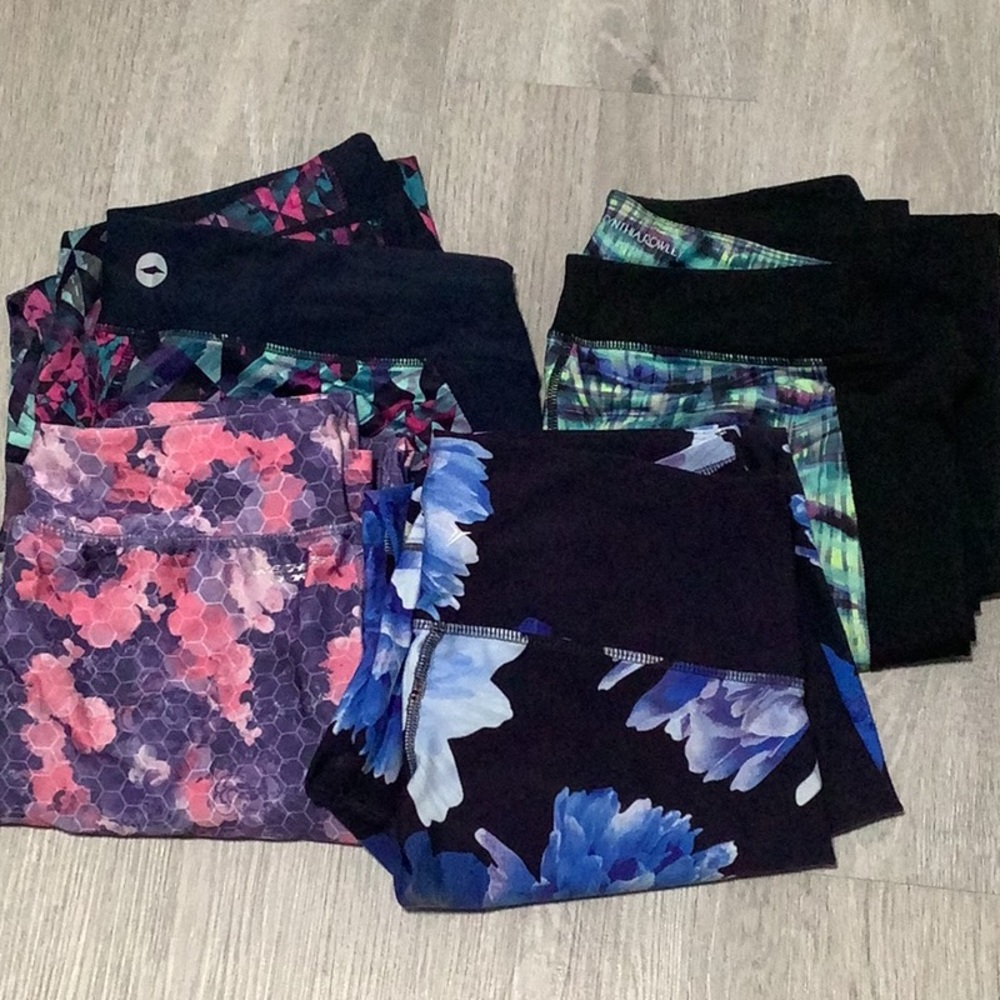 Lot of 4 yoga pants size large